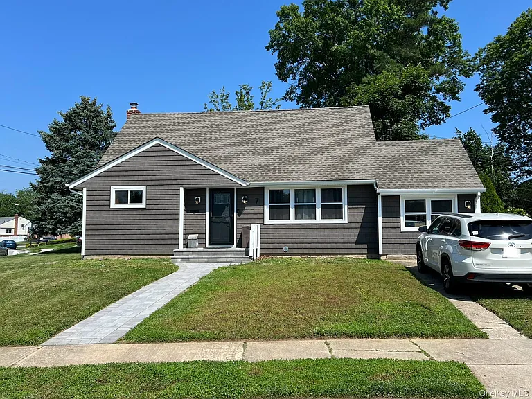 7 Mindy Ln — Photo 1