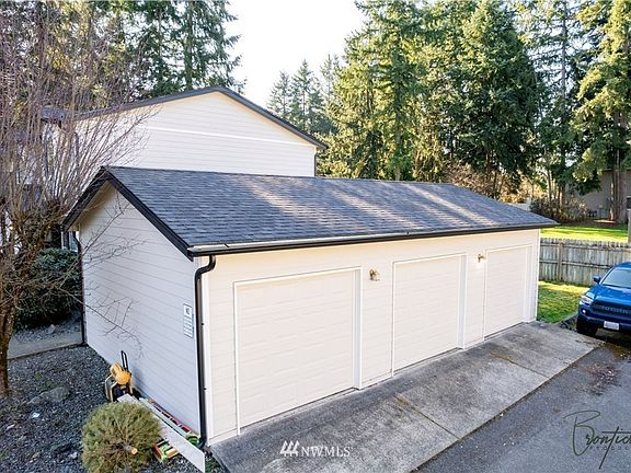 4th image of 9607 161st St E