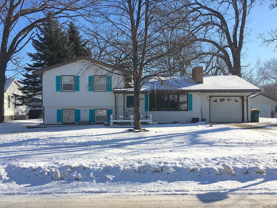 1st image of 1610 Lakewood Ave