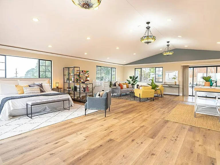6077 Felix Ave — Photo 10