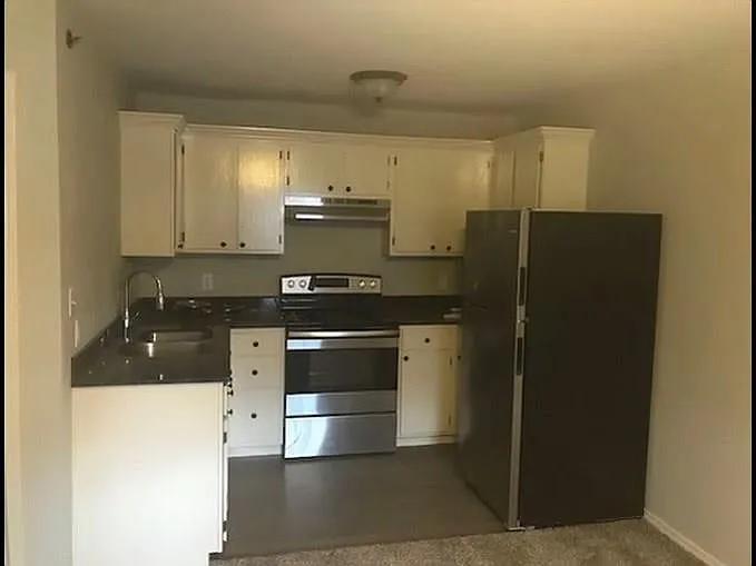 944 N Storer Ave - 11 — Photo 2