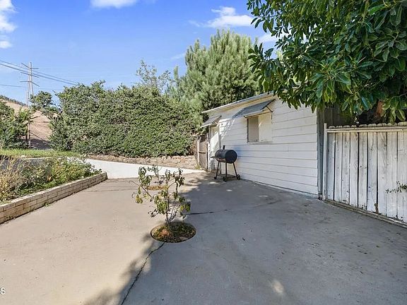 4th image of 11798 Kagel Canyon St