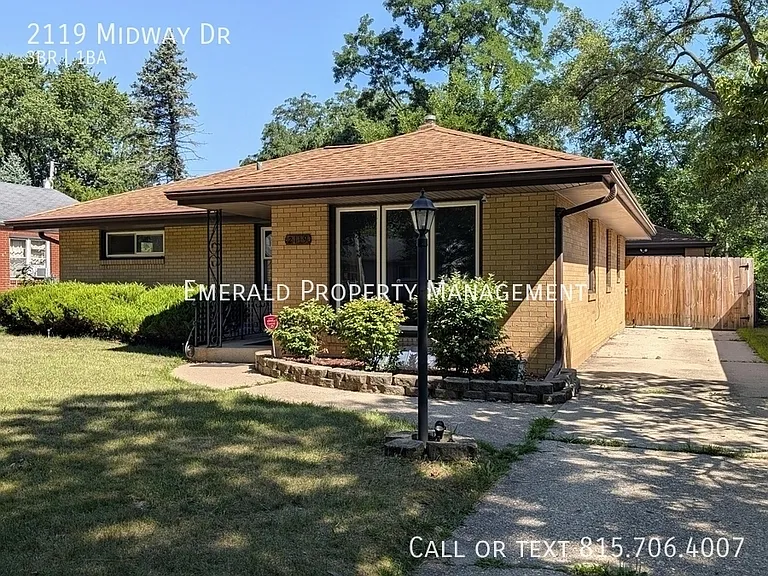2119 Midway Dr — Photo 2