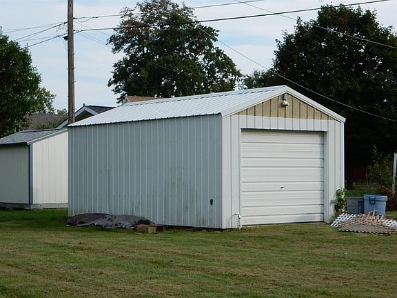 5th image of 235 Underwood St