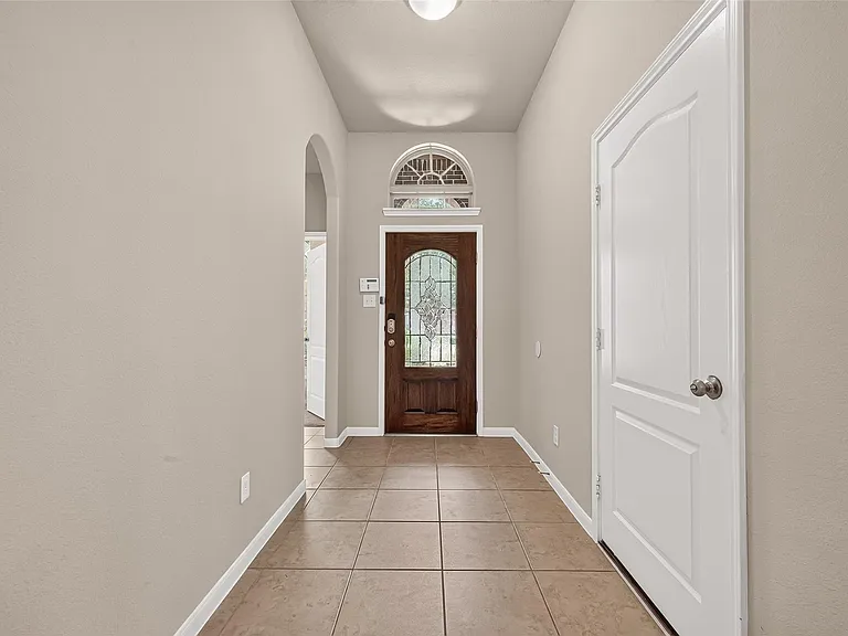 10031 Esslemont Ct — Photo 6