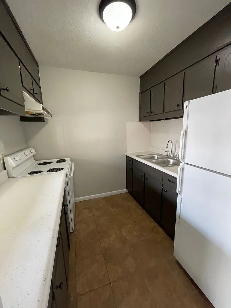 Gas Lite Apartments — Photo 3