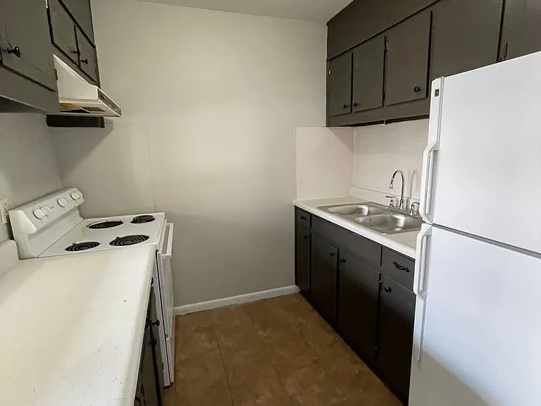 301 E Choccolocco St — Photo 3