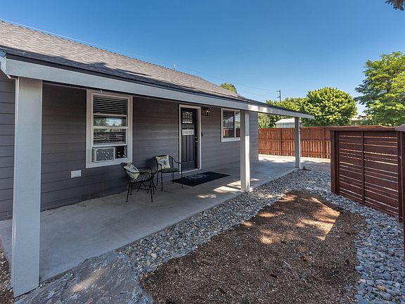 4th image of 705 NW 5th St