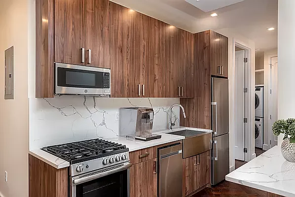 Rented by Dallien Realty Limited Liability Company | media 25