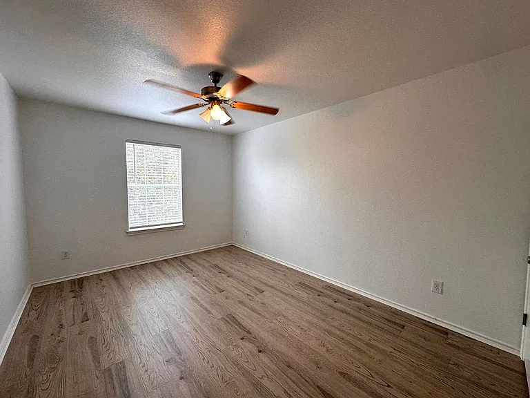 722 Lavaca Loop — Photo 16