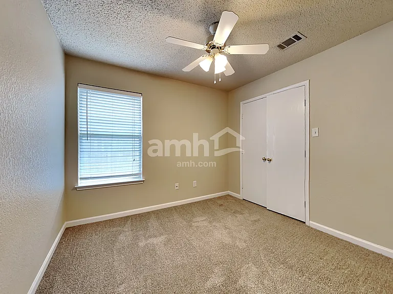 955 Aaron Dr — Photo 14