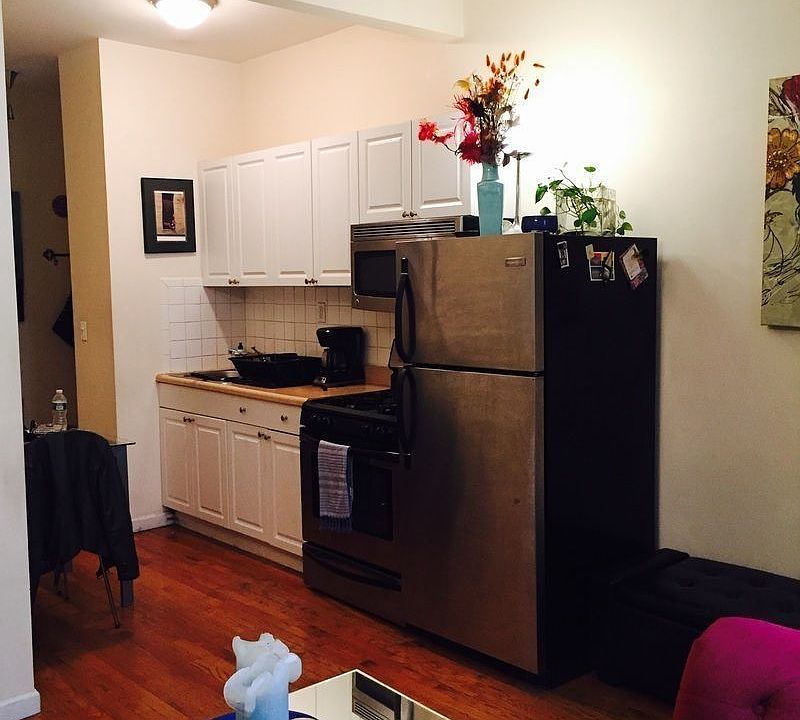 2nd image of 136 W 4th St APT 1B
