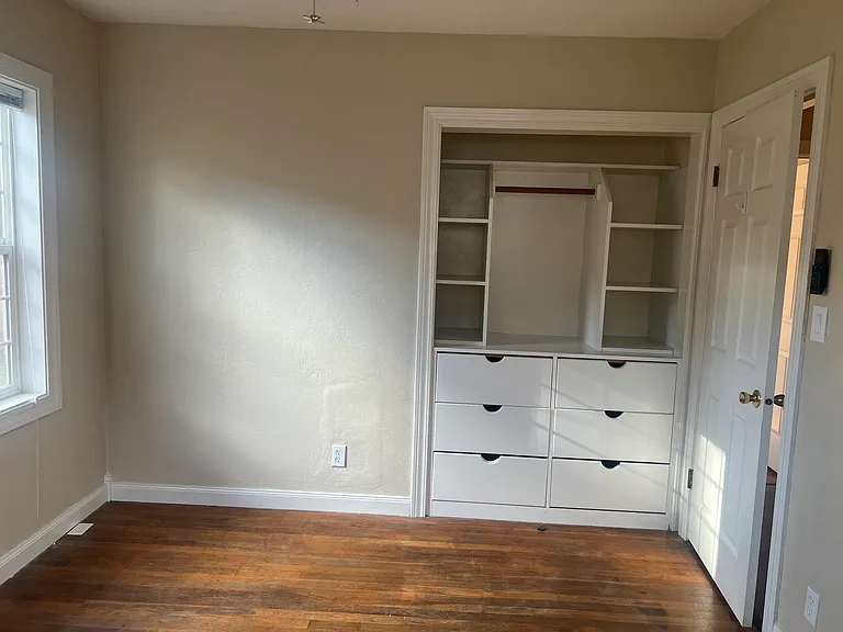 1008 Queen Anne Ave — Photo 11