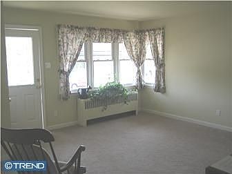 2nd image of 867 Hale St