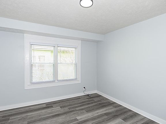 5th image of 1358 N Kealing Ave