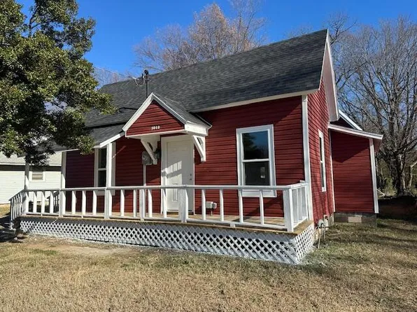 1010 N Dickerson Avenue, Springfield, MO 65803
