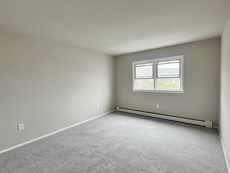 20 Oak St #2 — Photo 19