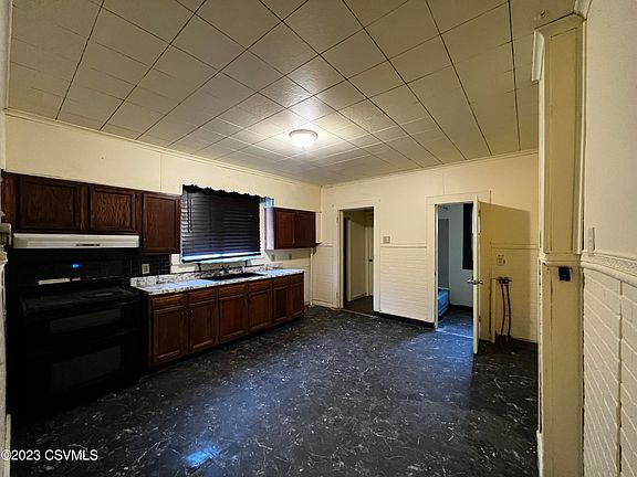 4th image of 1020-1022 Corbett Ave
