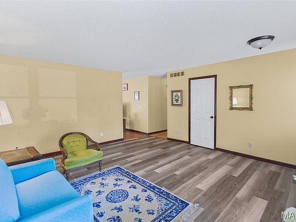 4th image of 304 Brian Dr