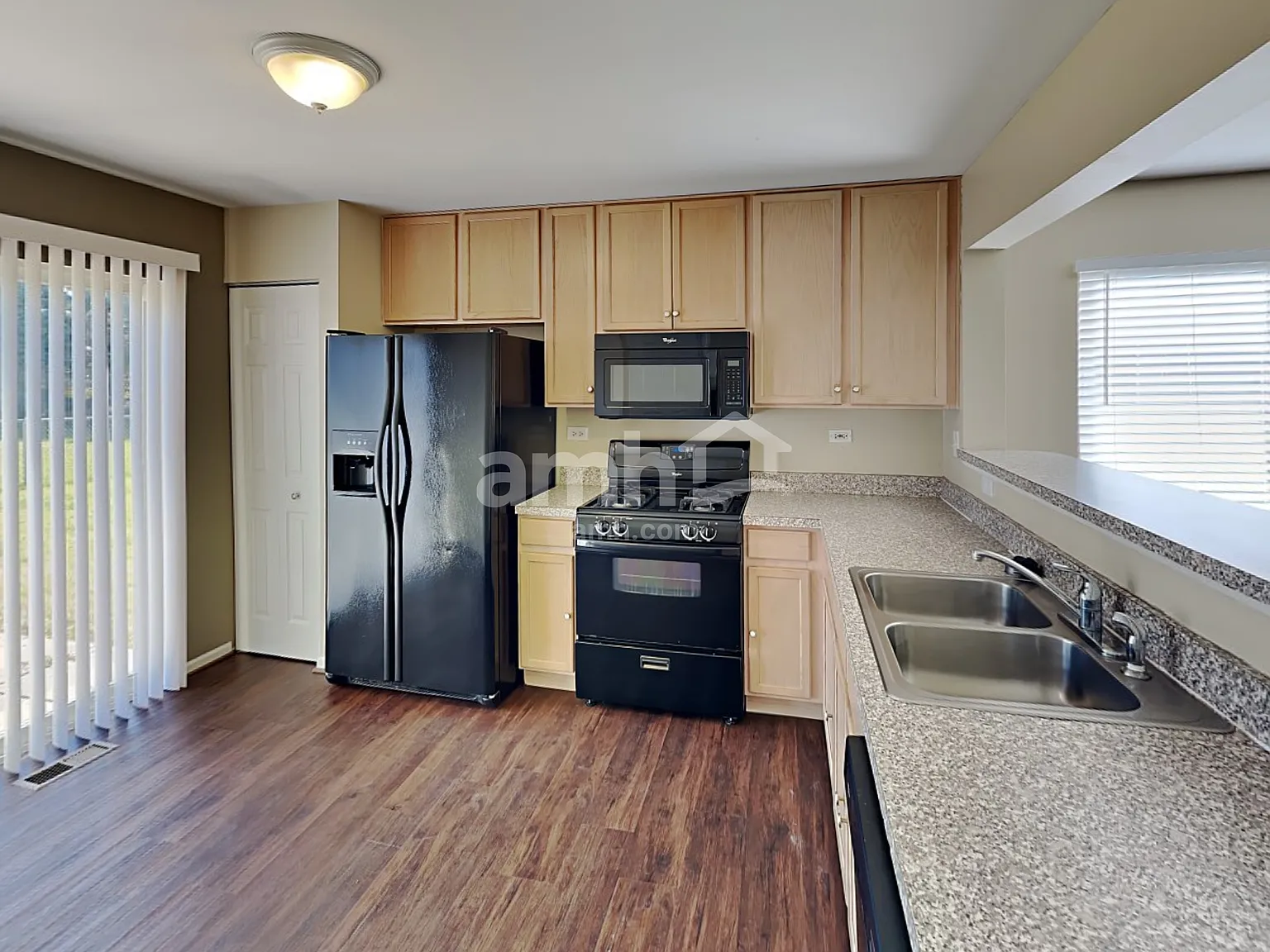 2 bed, 2.0 bath, 1078 sqft, $2,385 — Photo 3