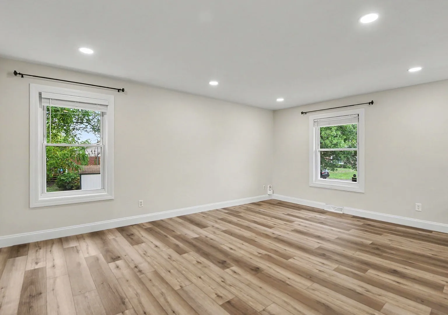 115 College Park Dr — Photo 4