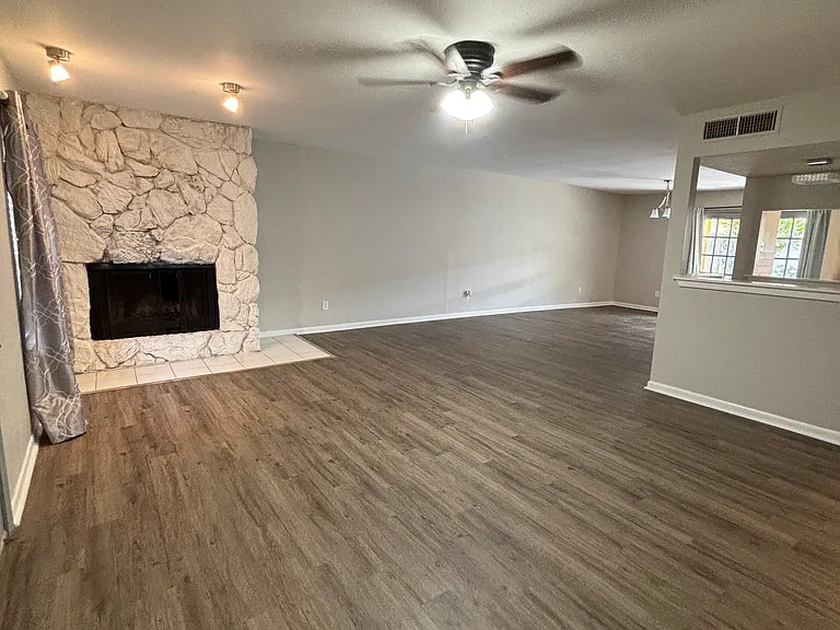 8236 Heartfield Ln — Photo 2