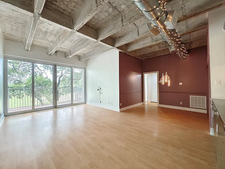 3614 Montrose Blvd #203 — Photo 2