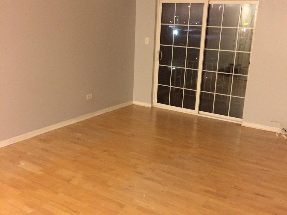 1st image of 1511 N Windsor Dr APT 105