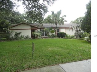 9226 Kingsridge Dr, Temple Terrace, FL 33637