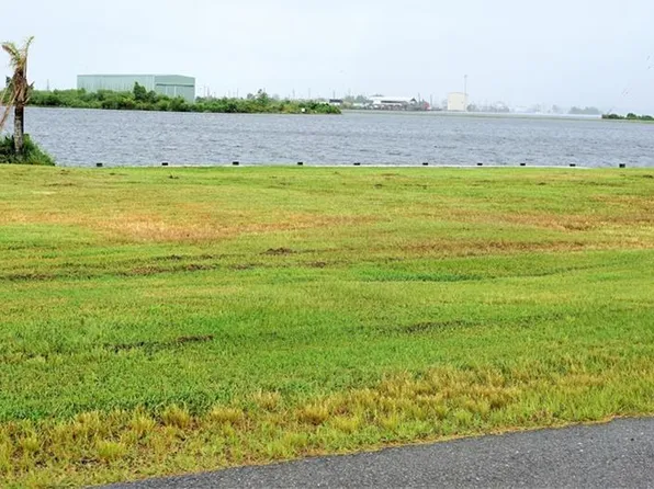 Marina Rd, Chalmette, LA 70043