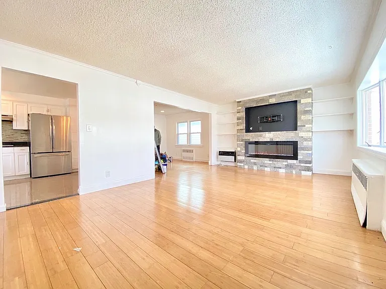 4218 Avenue I #TOP — Photo 1