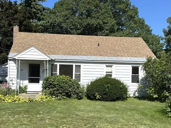 20 Pennington Dr, Burlington, VT 05408