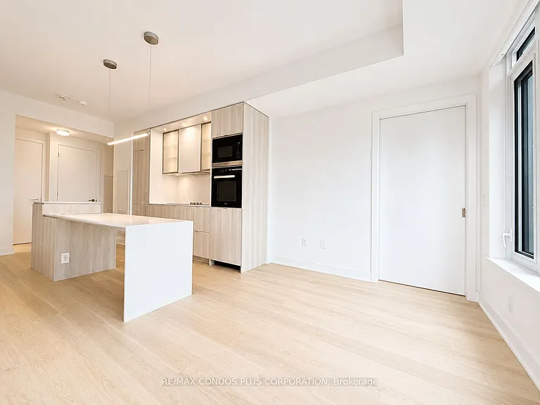 11 Yorkville Ave #3907 — Photo 9