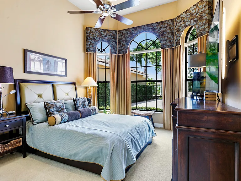6700 Fox Hollow Dr — Photo 24