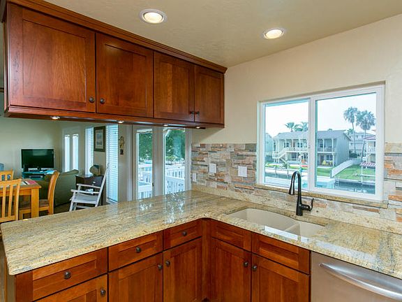 4th image of 157 Driftwood Dr