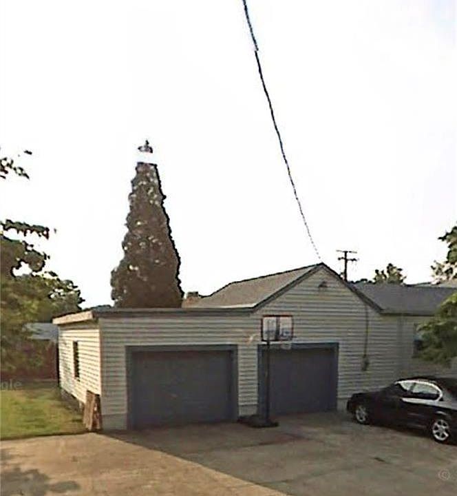 2nd image of 3909 Rokeby Ave