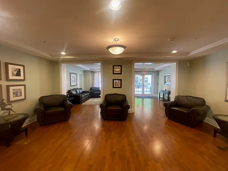 1919 Van Buren St #109A — Photo 21