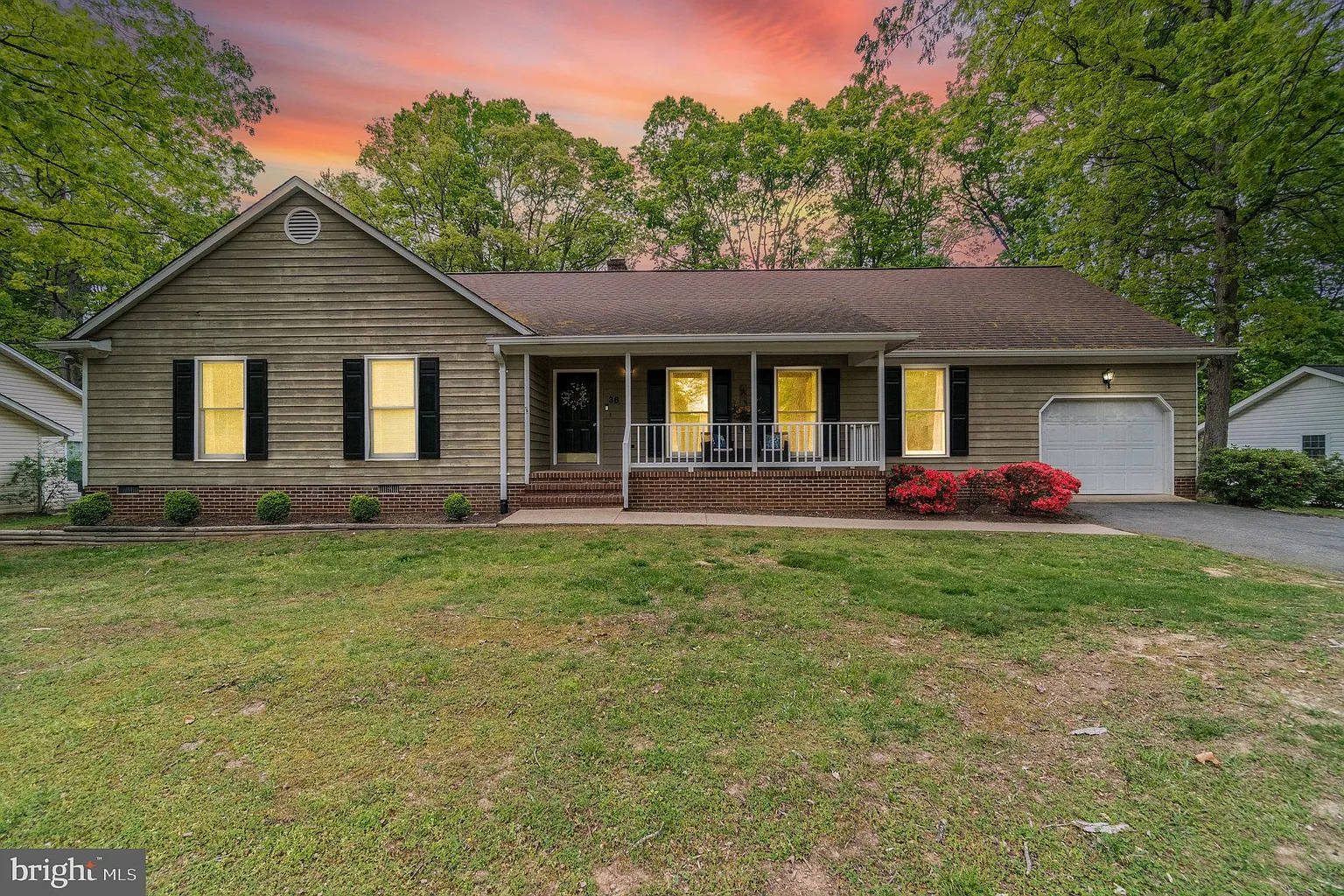 38 Hamlin Dr photo 1