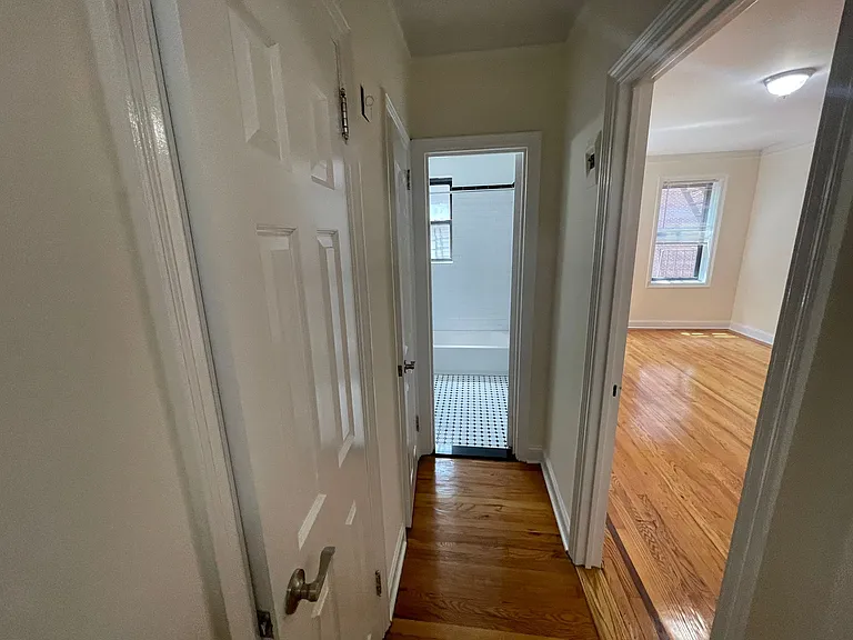 86-15 Ava Pl #2-D — Photo 1