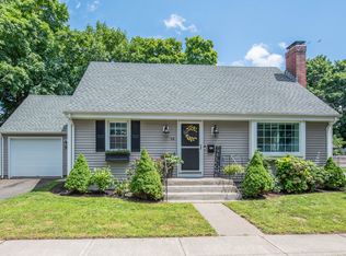 14 Strong Ct, Plainville, CT 06062