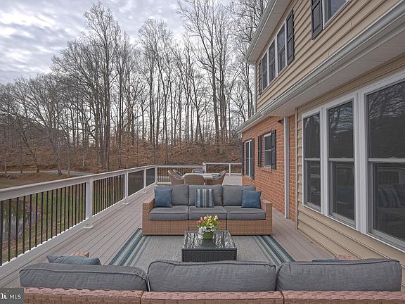 4th image of 8276 Broad Neck Rd