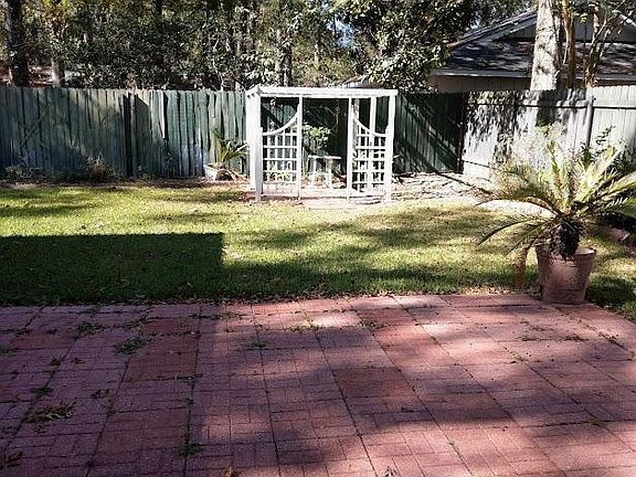 3rd image of 127 Oakwood Dr