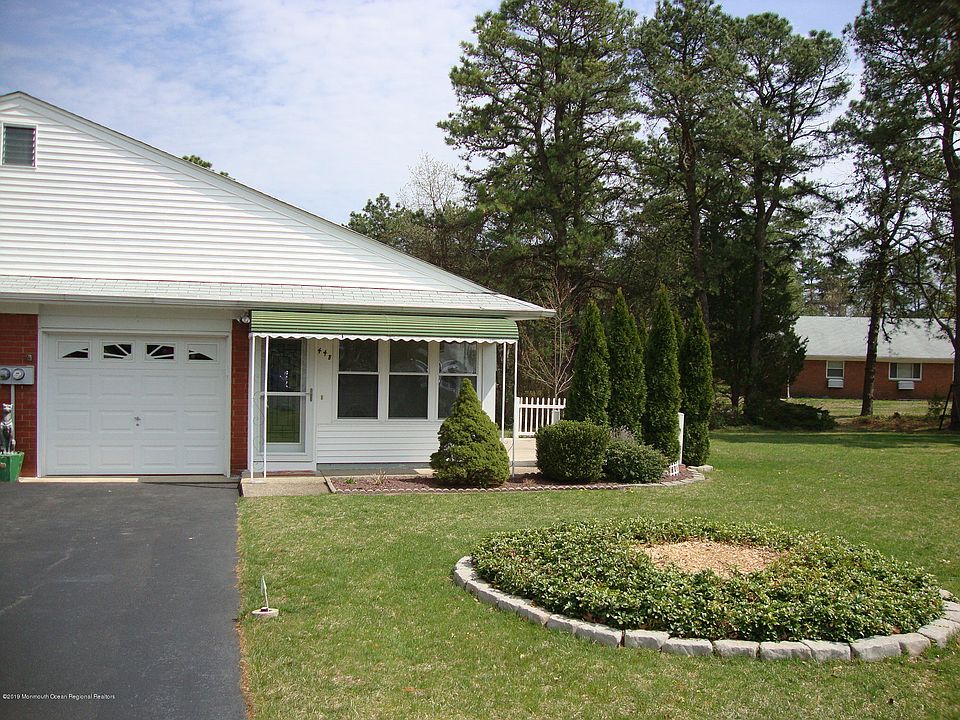 1st image of 44B Crestwood Pkwy