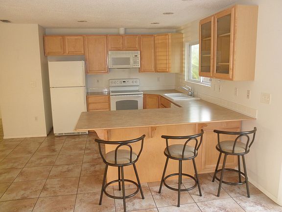 Kitchen/Eating Bar
