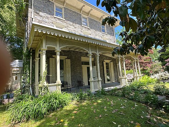 4th image of 53 E Logan St Rear 1