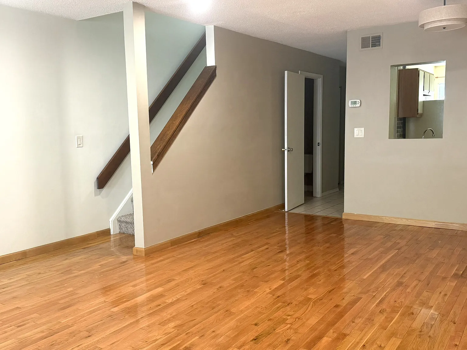 2 bed, 1.5 bath, 1115 sqft, $2,400 — Photo 4