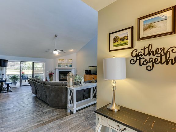 2nd image of 633 Amberjack Dr