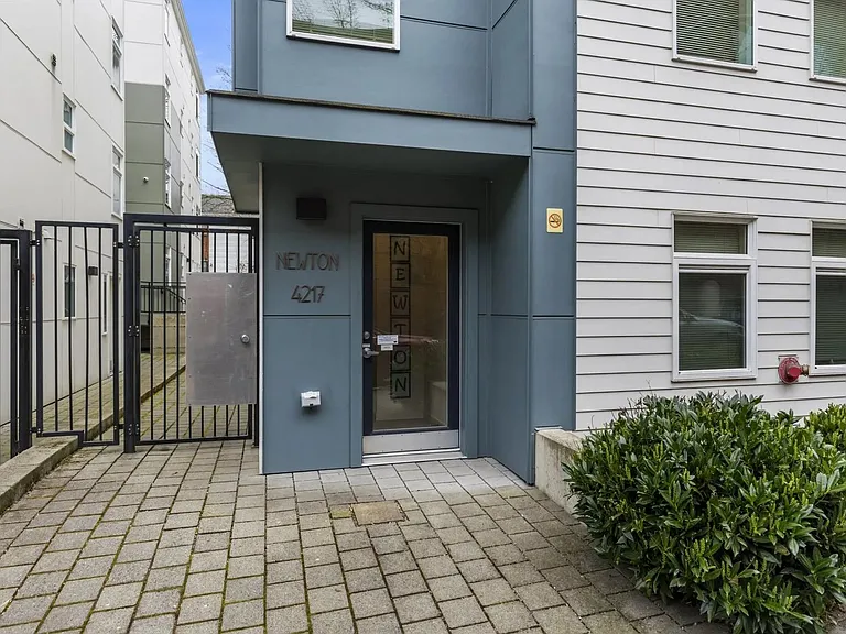 Radian Apartments — Photo 9