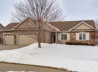 14219 Dellwood Dr, Urbandale, IA 50323
