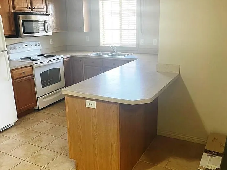 194 Stockham Blvd — Photo 6